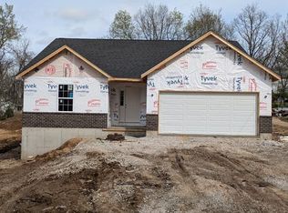 14 Cumberland Ave, Maryland Heights, MO 63043
