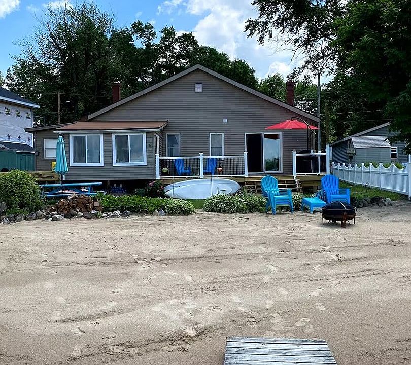 1st image of 2595 Lake Shore Dr