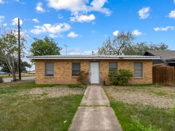 810 Houston St, George West, TX 78022