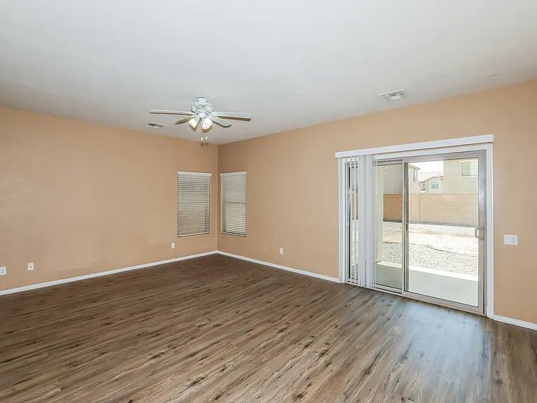 9427 W Monte Vista Rd — Photo 4