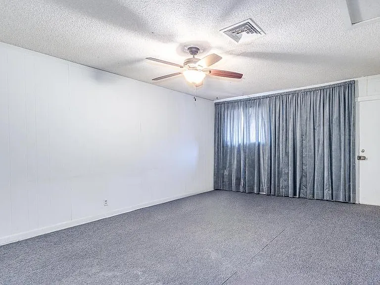 2439 E Del Rio Dr — Photo 30