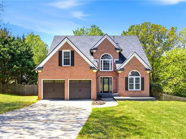 425 Tramore Ct, Roswell, GA 30075