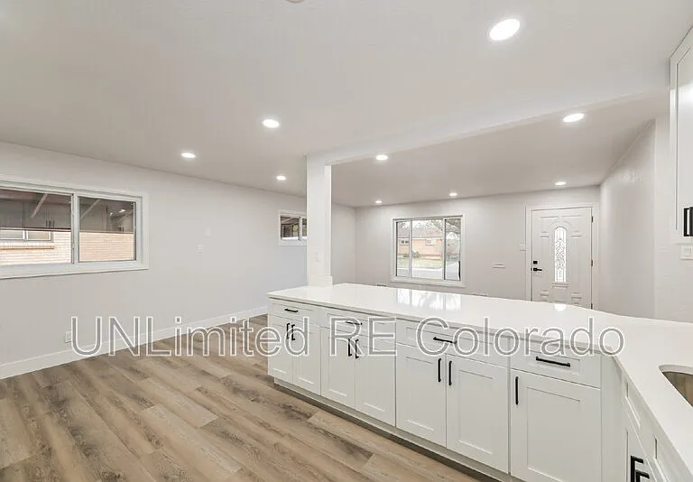 1350 Troy St — Photo 3