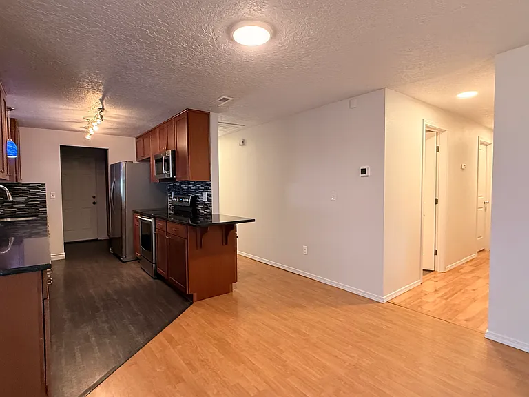 204 NE 148th Ave — Photo 6
