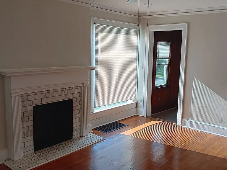 246 Mathewson Pl SW — Photo 8