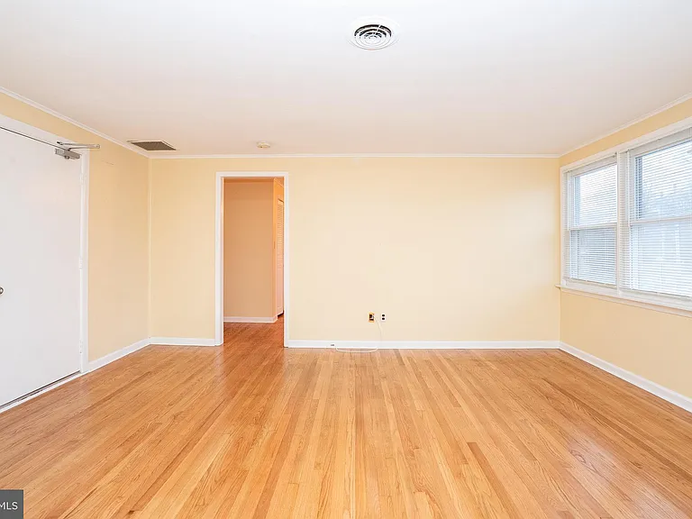 15 Cranbury Rd #1 — Photo 6
