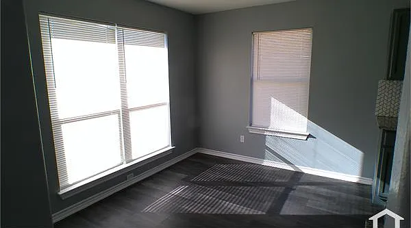 3 bed, 1140 sqft, $1,700 — Photo 2