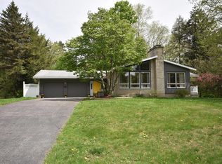 15 Loumar Dr, Pittsfield, MA 01201