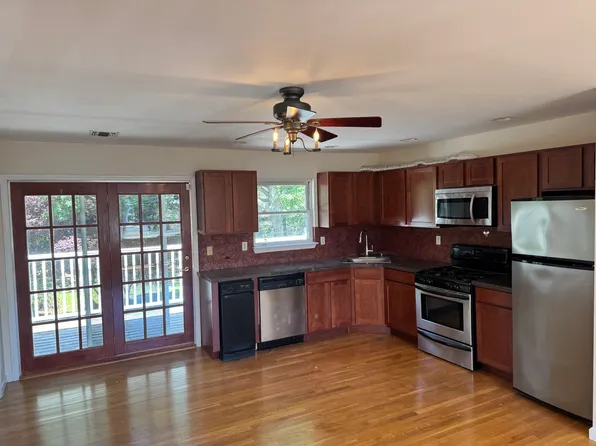 (undisclosed Address), East Islip, NY 11730