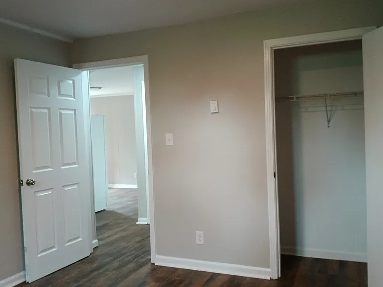 801 Biglen Rd #E — Photo 8
