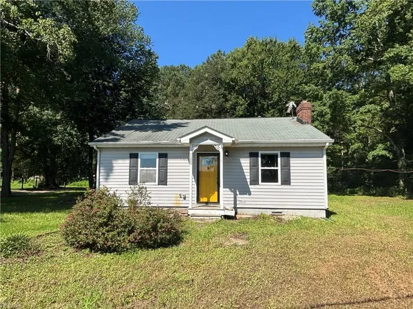 7320 Ark Rd, Gloucester, VA 23061