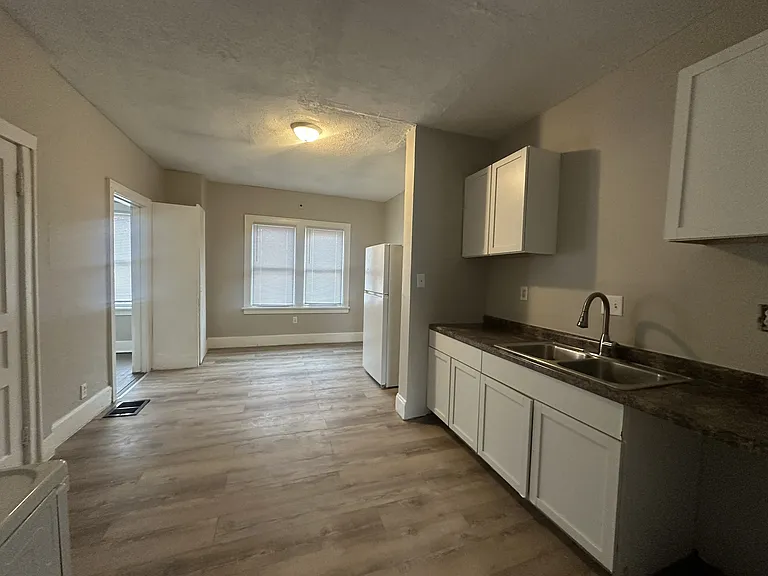 2676 Sullivant Ave — Photo 4