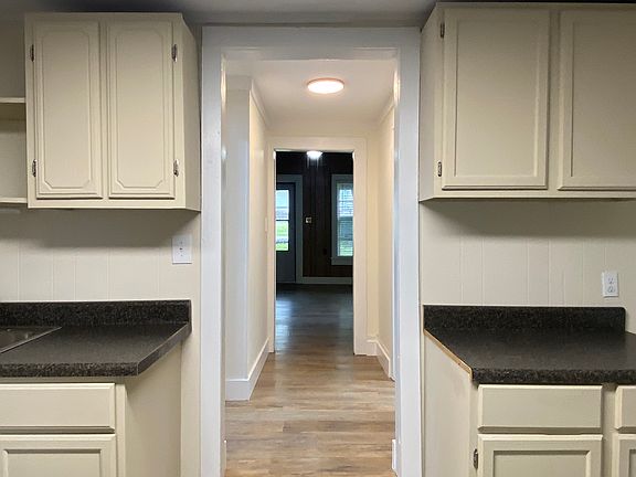 2nd image of 614 Moyers Ave