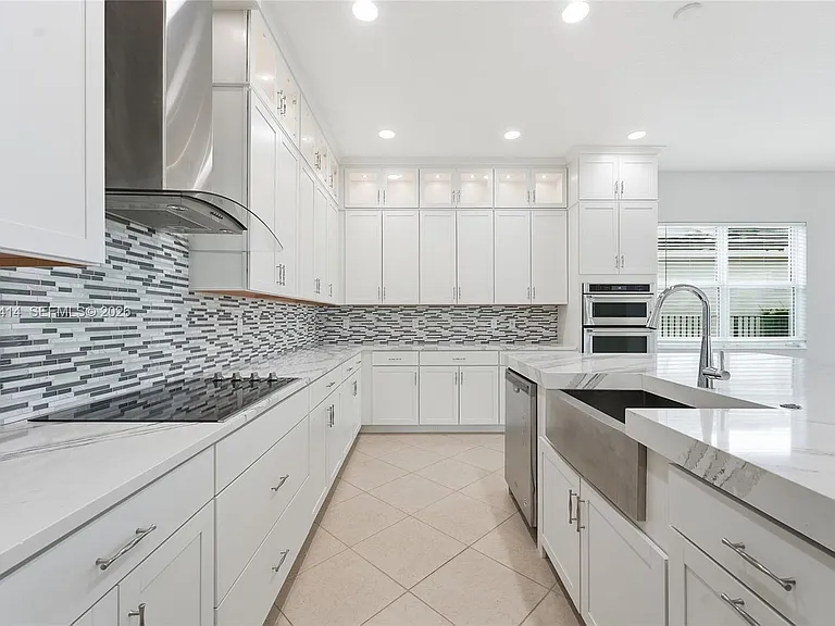 15239 Goldfinch Cir — Photo 12