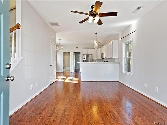 4th image of 104 Watford Ln