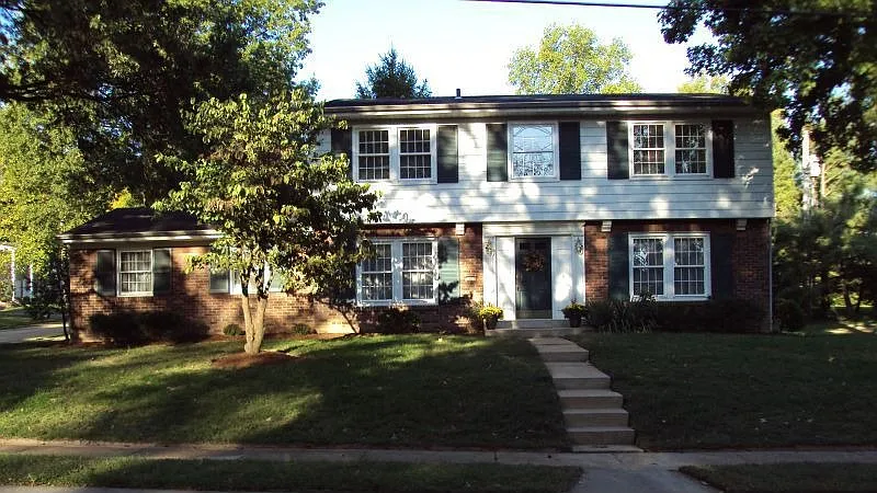 1615 Bennett Ave photo 1