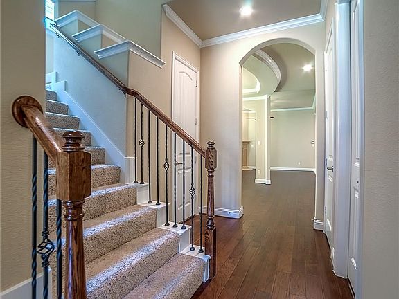 5th image of 7124 Isle Royal Ln