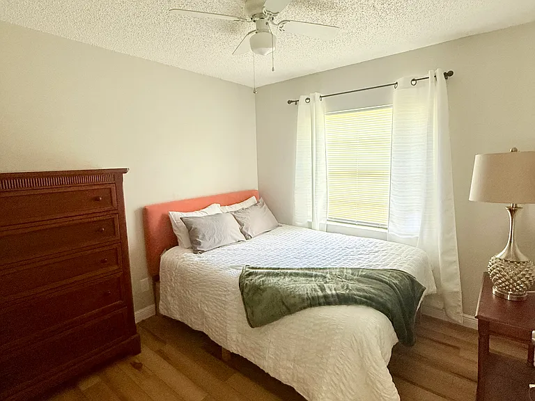 9402 N Semmes St — Photo 15