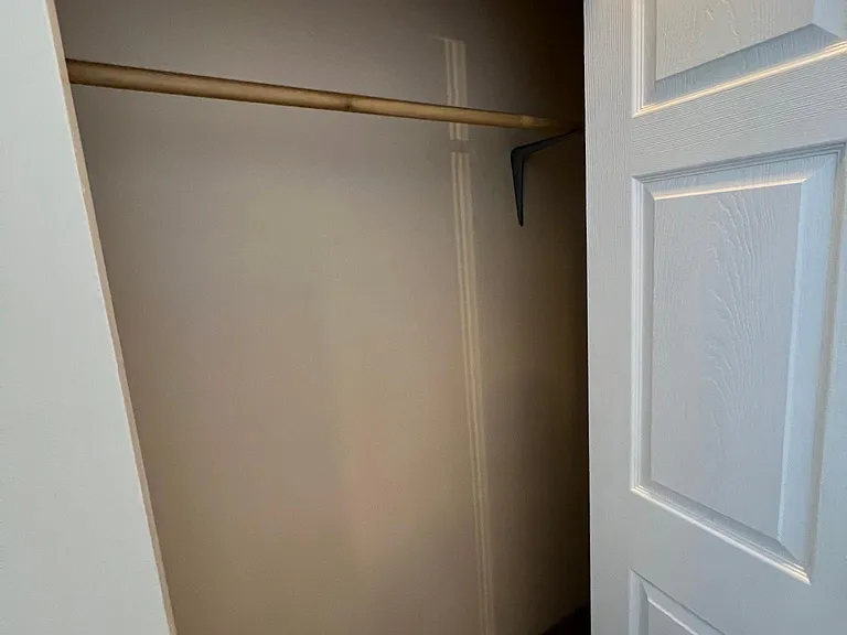Shannon Apartments — Photo 28