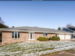 55 17th St SE, Le Mars, IA 51031