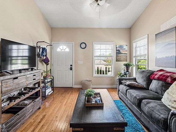 5th image of 263 Main Street Village Dr