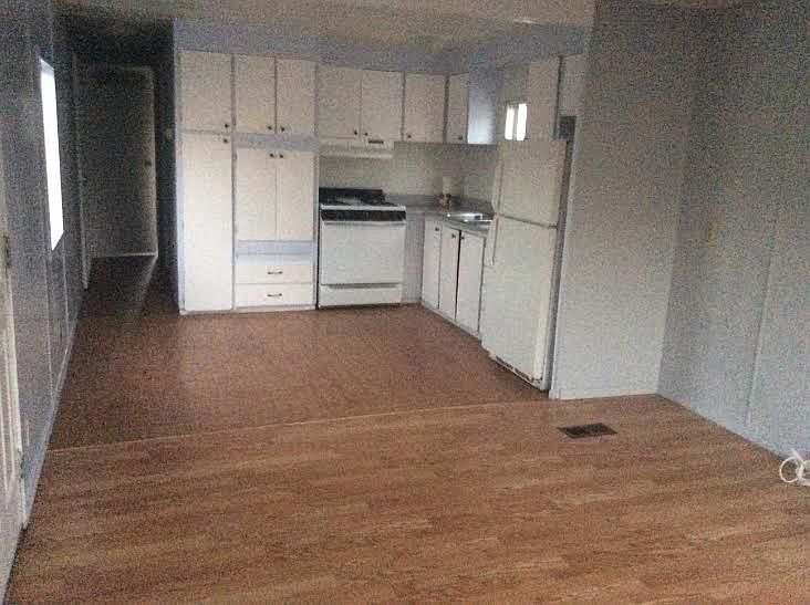 2nd image of 1430 E Lexington Ave Spc 13