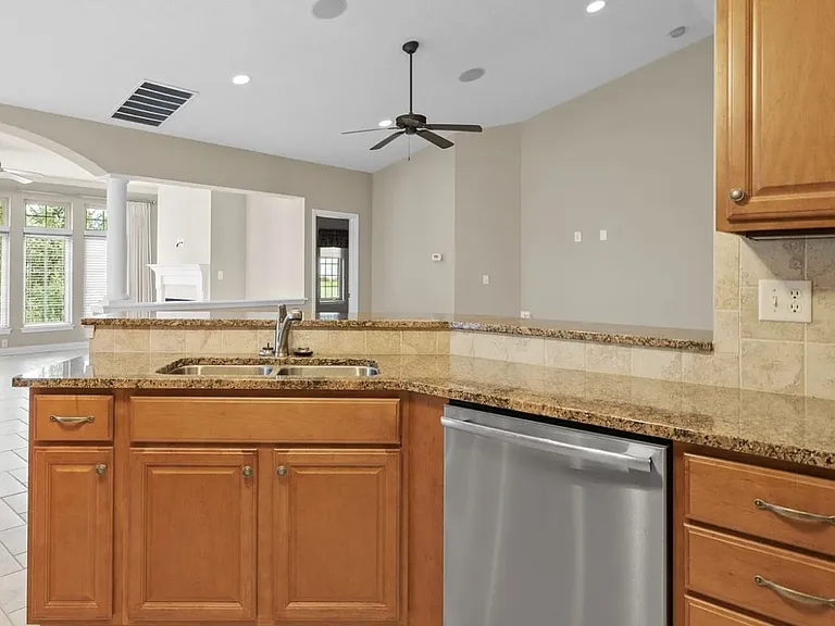 3332 Shrewsbury Dr — Photo 7
