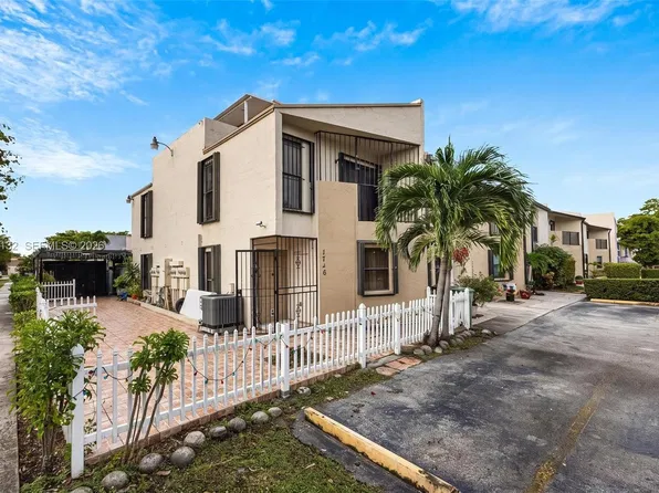 1746 W 58th St #1746, Hialeah, FL 33012
