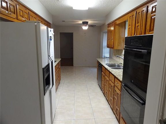 3rd image of 4713 Las Palmas Ct