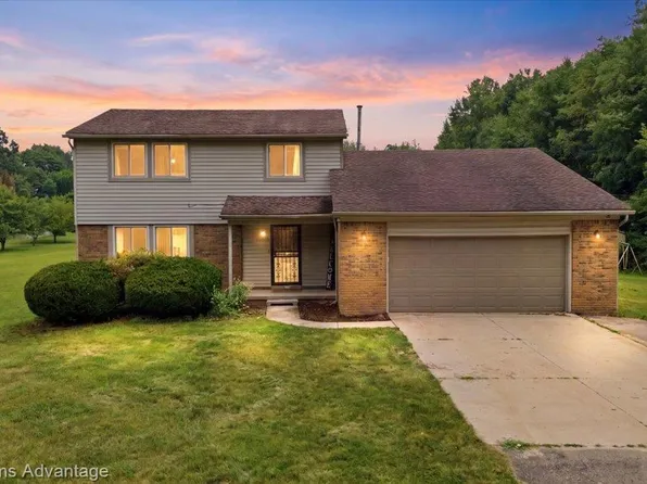 28205 Elwell Rd, Belleville, MI 48111