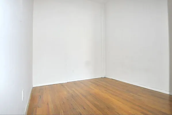 Rented by FirstService Realty (legacy) | media 16