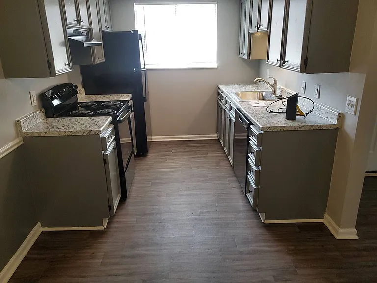 Stratford East Apartments — Photo 69