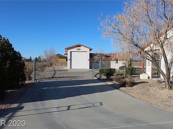 4th image of 880 Lupin St