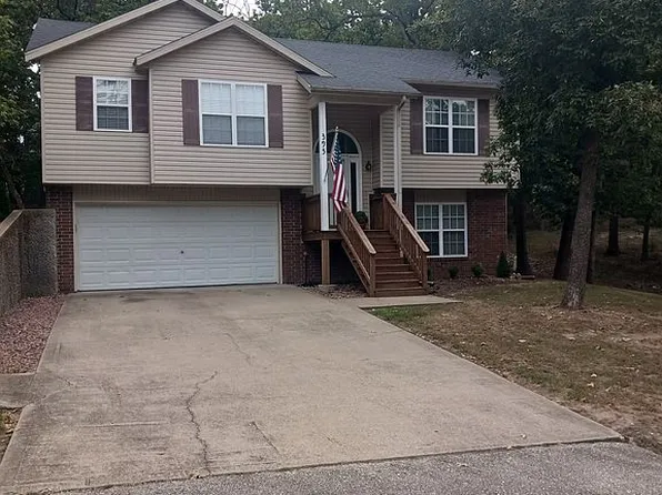 395 Evergreen Dr, Lake Ozark, MO 65049