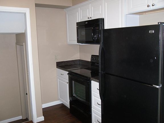 4th image of 21031 Wilmore Ave