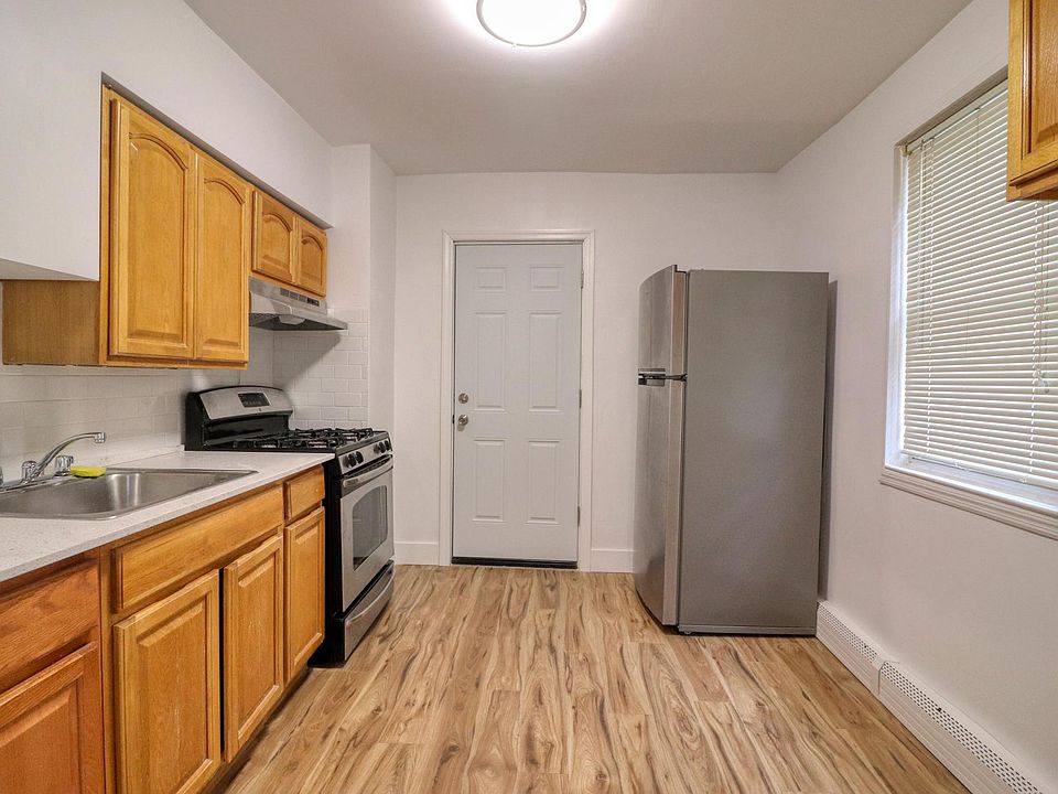 1st image of 373 Sommerville Pl #2