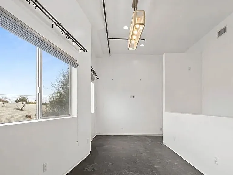 615 6th Ave #1/2 — Photo 21