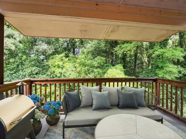 5082 Flint Ridge Pl, Raleigh, NC 27609