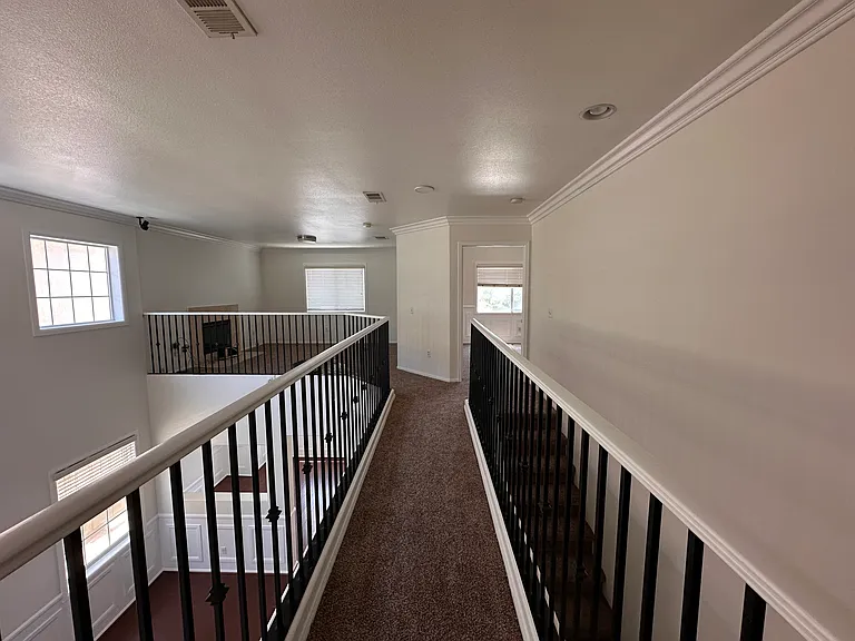3987 Kenmore Ave — Photo 16