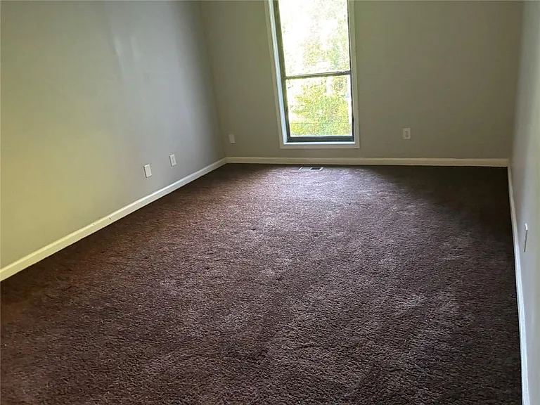 1386 Williamsburg Ln — Photo 19