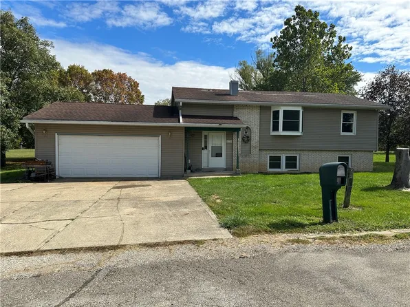 6370 Bonnie Ave, Paris, IL 61944