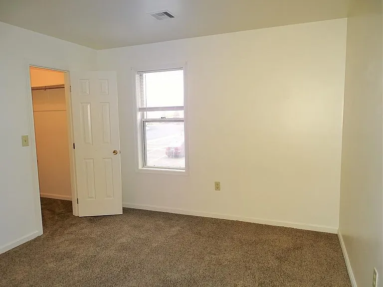 79 Hilldale Dr — Photo 15