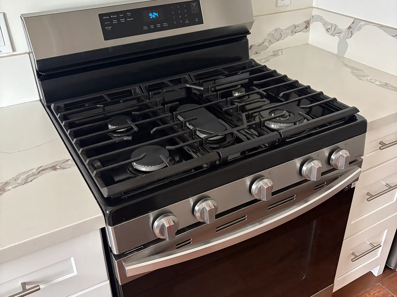 2 bed, 800 sqft, $2,200 — Photo 3
