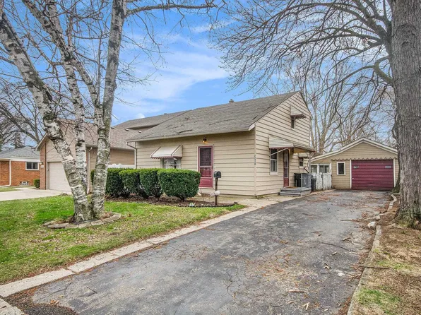 22430 Arcadia St, Saint Clair Shores, MI 48082