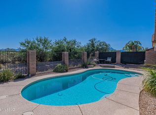 1056 N Rams Head Rd, Green Valley, AZ 85614