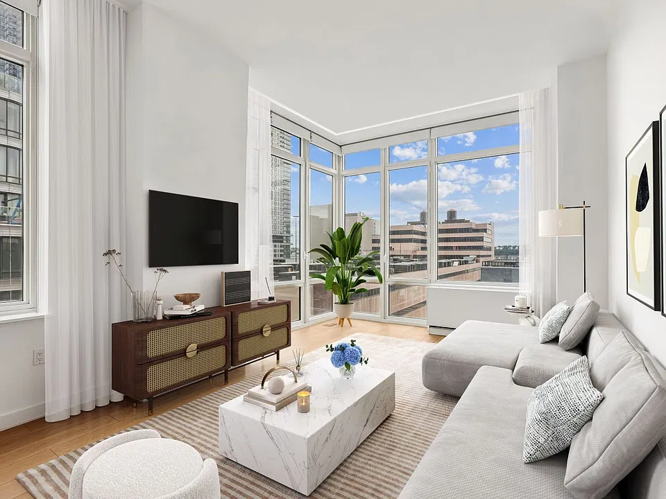 550 W 45th St #Penthouse 108