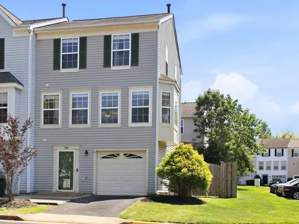 7011 Village Stream Pl, Gainesville, VA 20155