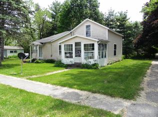 209 W Hotchin Ave, White Pigeon, MI