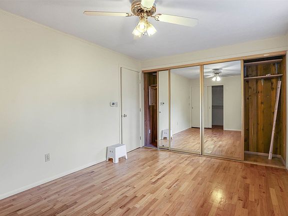 4th image of 275 NW Cherry Place