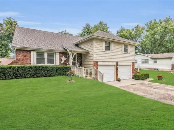 612 W 13th St, Carrollton, MO 64633
